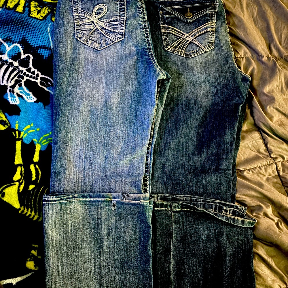 Size 9 wallflower luxurious curvy style Like new condition worn only a few time